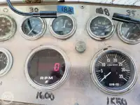 Lautta-alus myynnissä