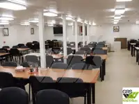 Konttilaiva myynnissä