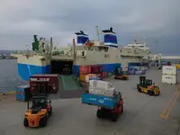 Konttilaiva myynnissä