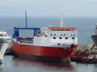 Konttilaiva myynnissä