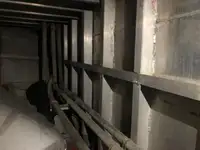 Konttilaiva myynnissä