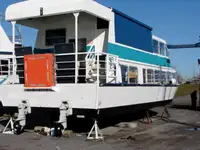 Risteilyalus myynnissä