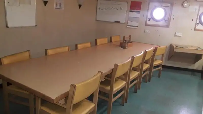 Vetolaiva myynnissä