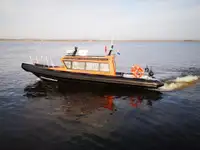 Konttilaiva myynnissä