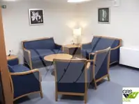 Konttilaiva myynnissä