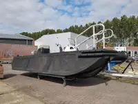Konttilaiva myynnissä