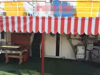 Konttilaiva myynnissä