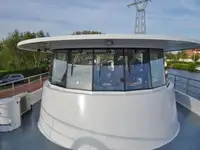 Risteilyalus myynnissä
