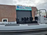 Jäykkärunkoinen kumivene myynnissä