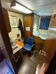 Konttilaiva myynnissä