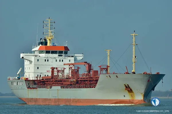 Oil/Chemical tanker for sale