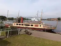 Lautta-alus myynnissä