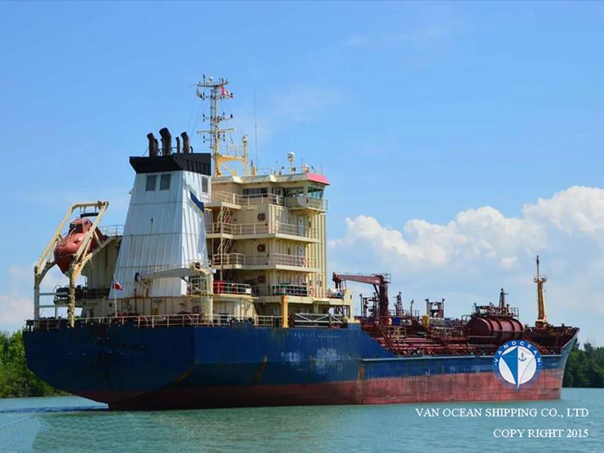 Öljy-/kemikaalitankkeri myynnissä