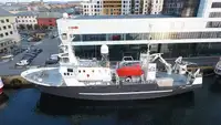 Konttilaiva myynnissä