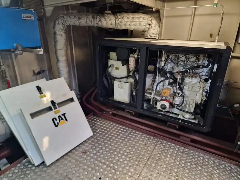 Hinausvene Myytävänä