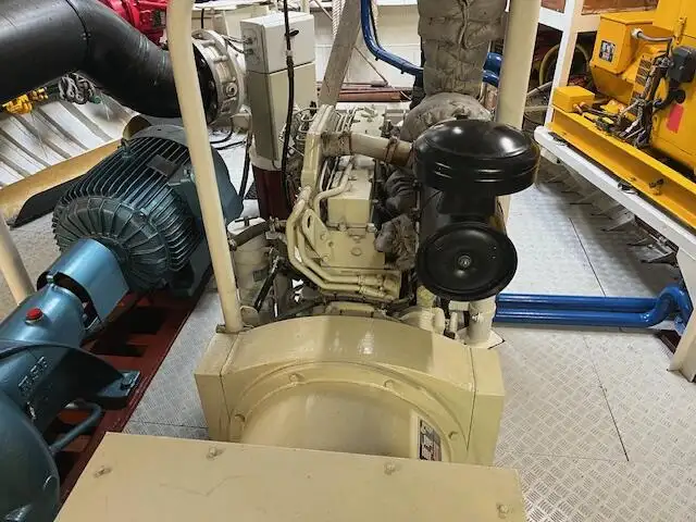 Kalastustroolari Myytävänä