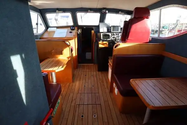 Partiovene Myytävänä