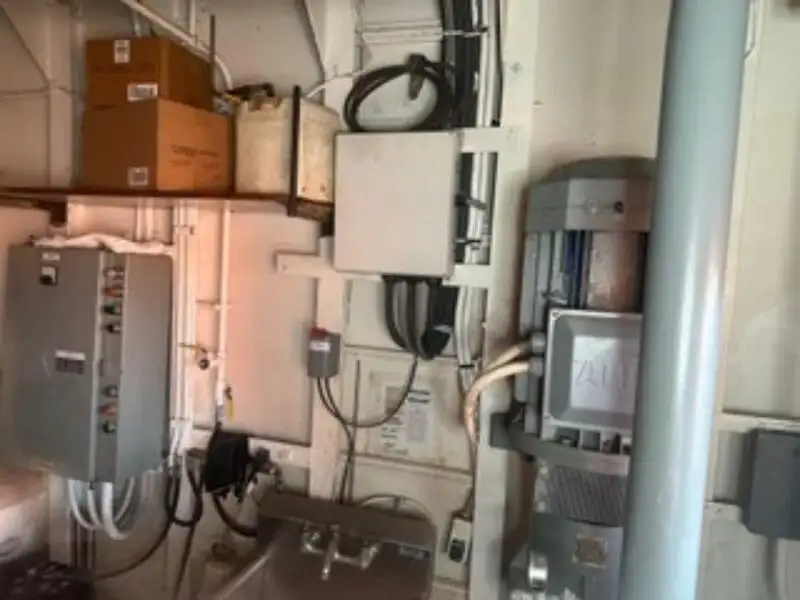 Hinausvene Myytävänä