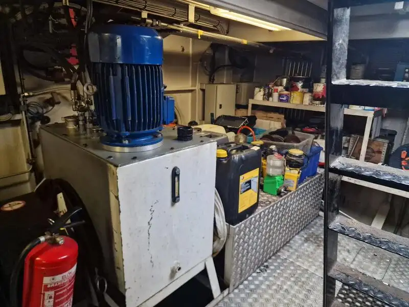 Hinausvene Myytävänä