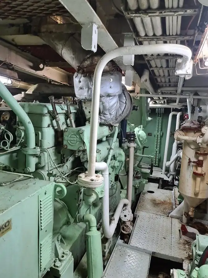 Pitkäsiima-alus Myytävänä