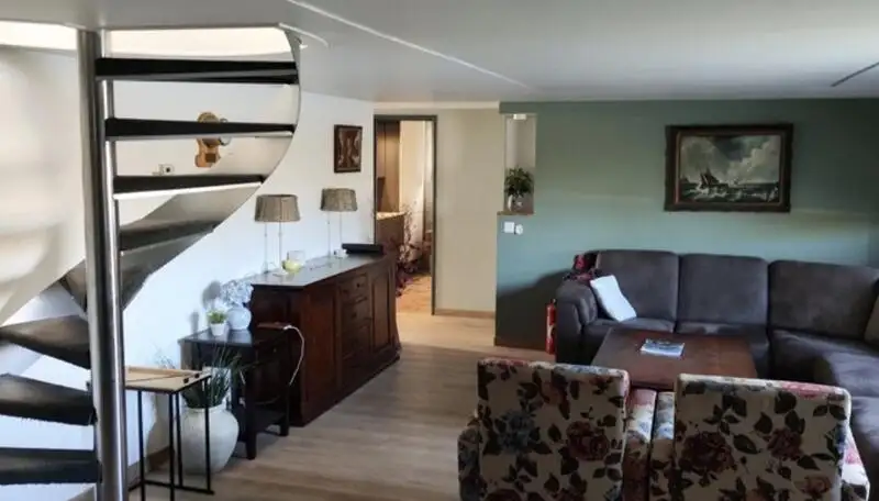 Irtolastialus Myytävänä