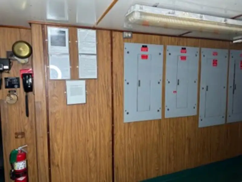 Hinausvene Myytävänä