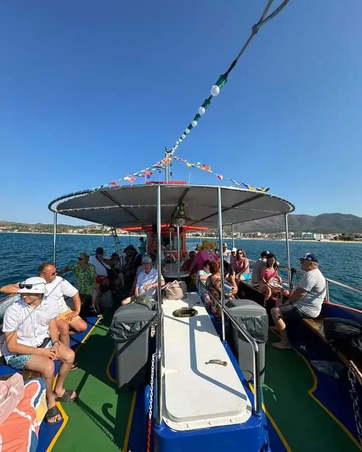 Sukellusvene Myytävänä