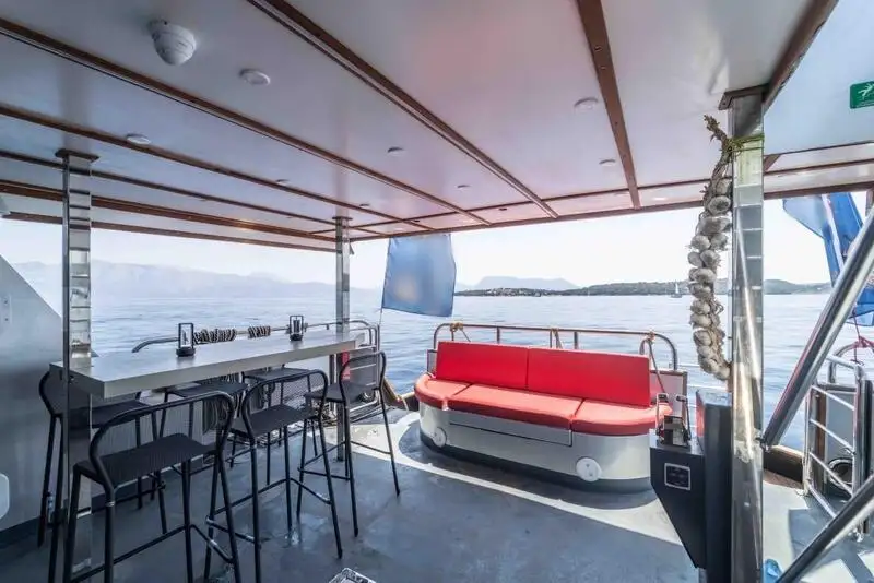 Moottorialus Myytävänä