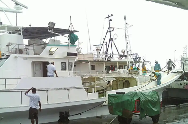 Pitkäsiima-alus Myytävänä