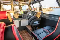 Partiovene Myytävänä